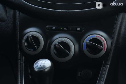 Hyundai i10 2011 - фото 27