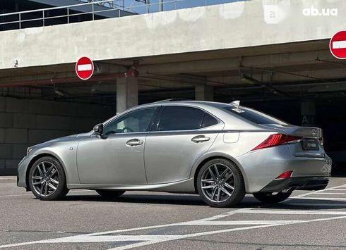 Lexus IS 2018 - фото 2