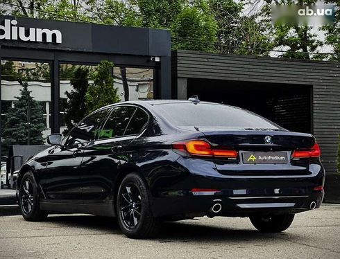 BMW 5 серия 2016 - фото 18