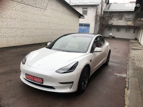 Tesla Model 3 2022 белый - фото 18