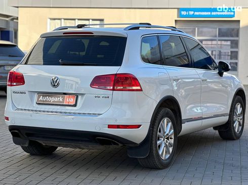 Volkswagen Touareg 2012 белый - фото 11