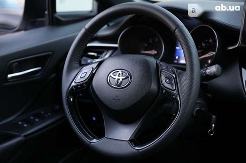 Toyota C-HR 2018 - фото 12