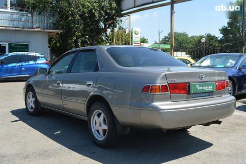 Toyota Camry 2000 - фото 7