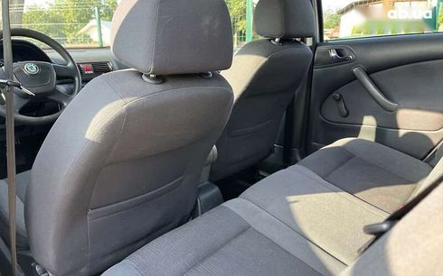 Skoda Octavia 2010 - фото 28