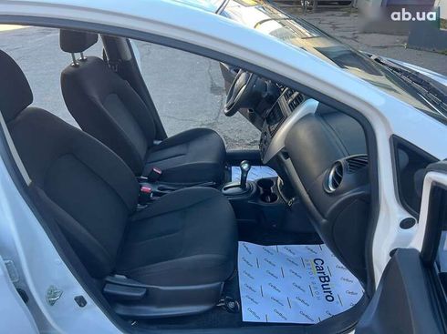 Nissan Versa 2017 - фото 19