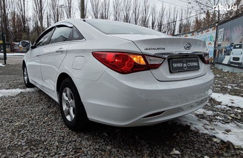 Hyundai Sonata 2015 белый - фото 6