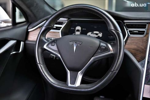 Tesla Model S 2017 - фото 12