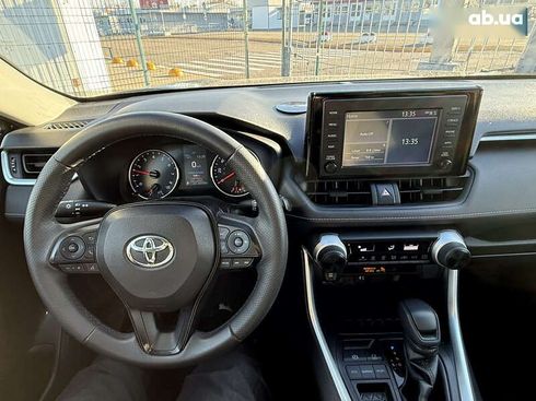 Toyota RAV4 2018 - фото 18