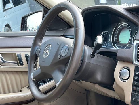 Mercedes-Benz E-Класс 2010 коричневый - фото 17