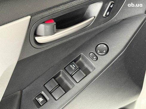 Mazda 3 2013 белый - фото 13