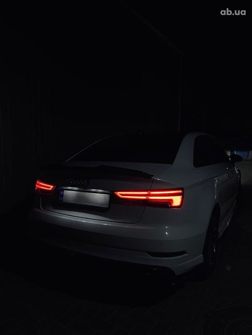 Audi A3 2019 белый - фото 18
