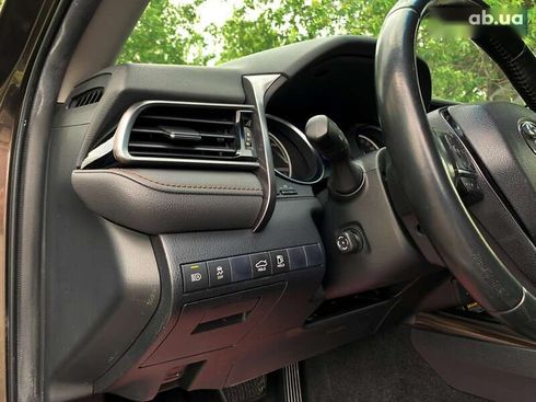 Toyota Camry 2019 - фото 30