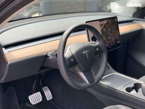 Tesla Model Y 2022 - фото 17