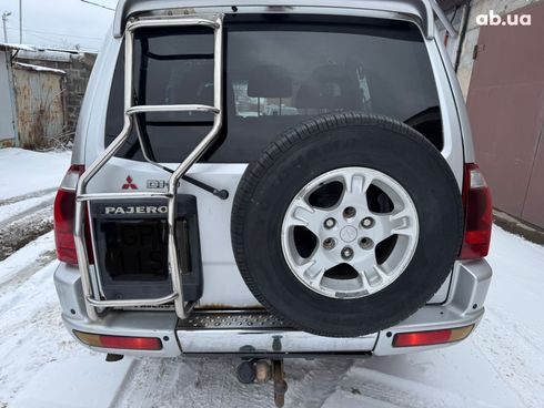 Mitsubishi Pajero Wagon 2001 серебристый - фото 5