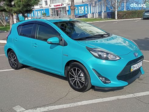 Toyota Prius 2019 голубой - фото 13