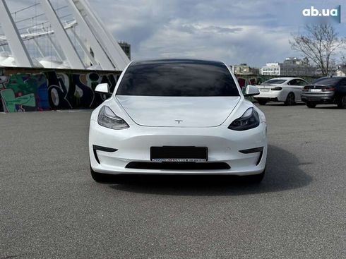 Tesla Model 3 2022 - фото 9