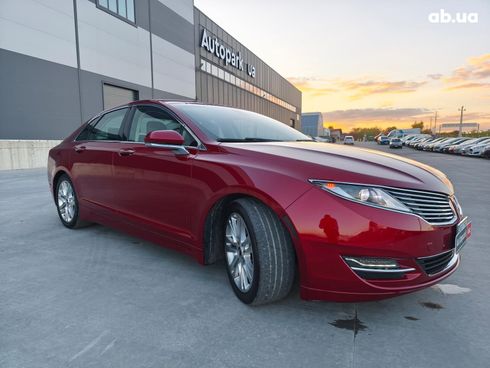 Lincoln MKZ 2015 красный - фото 3