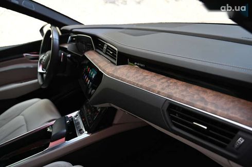 Audi E-Tron 2022 - фото 6