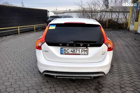 Volvo V60 Cross Country 2015 - фото 8