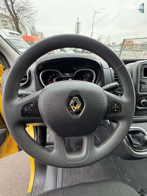 Renault Trafic 2021 - фото 18