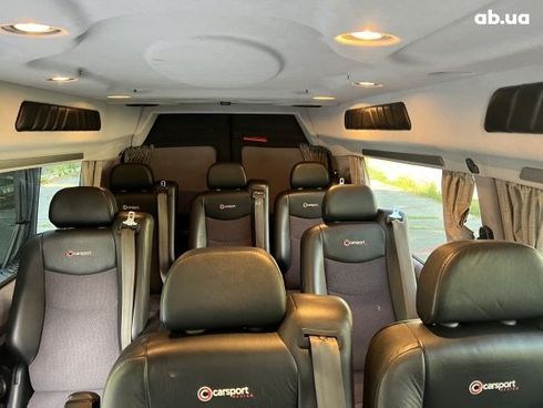 Volkswagen Multivan 2012 - фото 13
