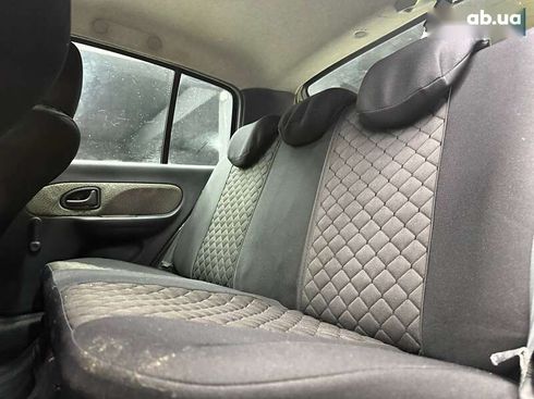 Renault Clio 2006 - фото 15