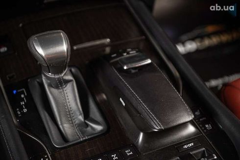 Lexus LX 2016 - фото 26