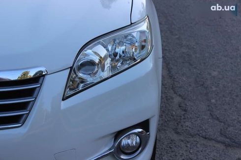 Toyota RAV4 2011 - фото 8