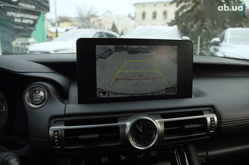 Lexus IS 2021 - фото 17