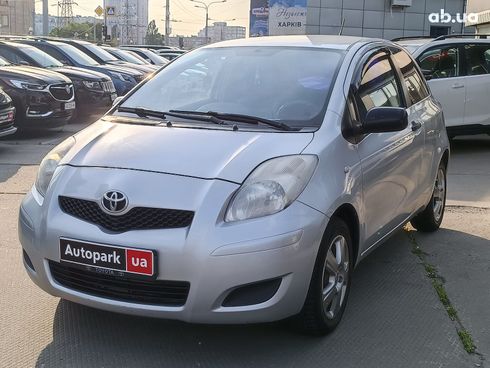 Toyota Yaris 2009 серый - фото 3