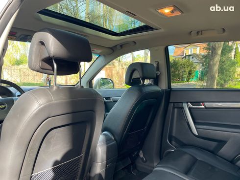 Chevrolet Captiva 2009 бежевый - фото 24