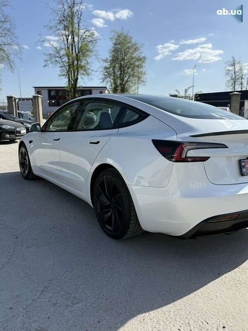 Tesla Model 3 2024 - фото 13