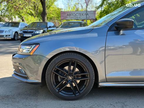 Volkswagen Jetta 2016 серый - фото 4
