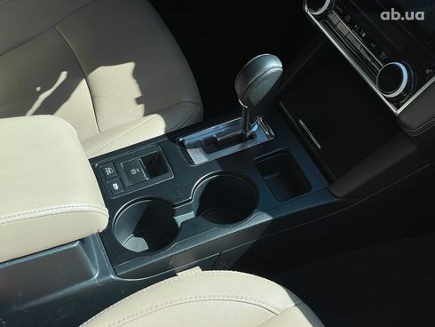 Subaru Outback 2018 белый - фото 30