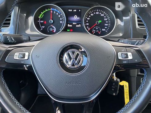 Volkswagen e-Golf 2020 - фото 30