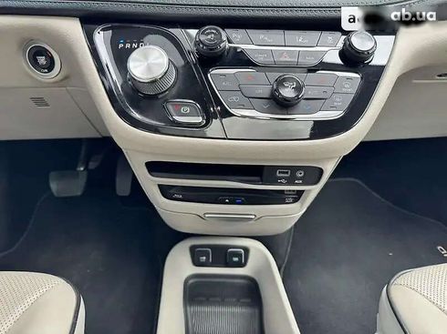 Chrysler Pacifica 2017 - фото 14