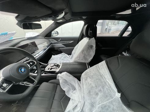 BMW i7 2023 - фото 21