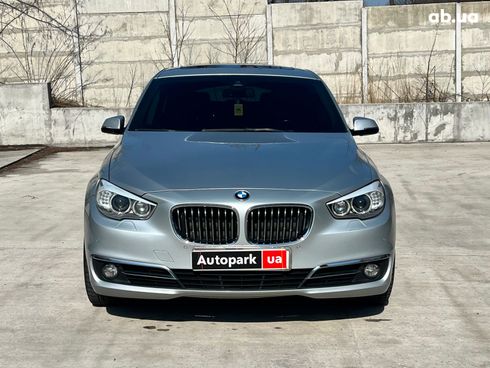 BMW 5 серия 2015 серый - фото 2