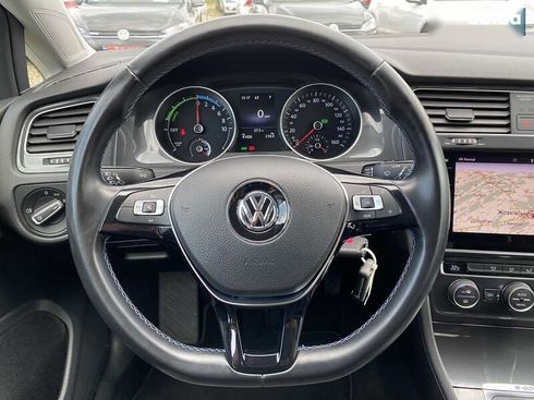 Volkswagen e-Golf 2020 - фото 19