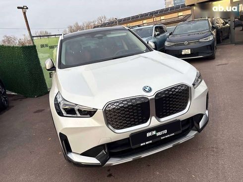 BMW iX1 2023 - фото 3