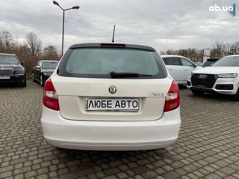 Skoda Fabia 2011 - фото 6