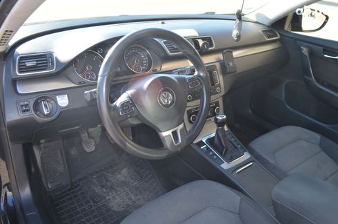 Volkswagen Passat 2011 черный - фото 20
