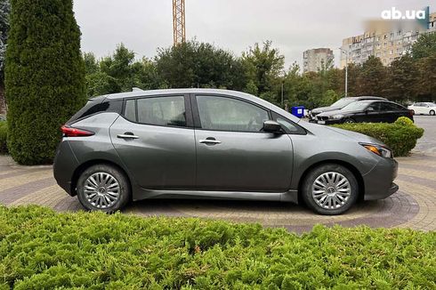 Nissan Leaf 2023 - фото 8