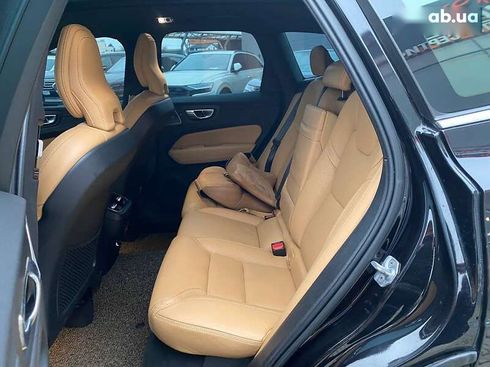 Volvo XC60 2019 - фото 25