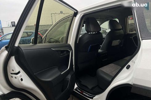 Toyota RAV4 2019 - фото 16