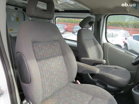 Opel Vivaro 2012 - фото 13