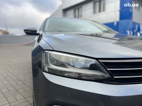 Volkswagen Jetta 2016 серый - фото 6