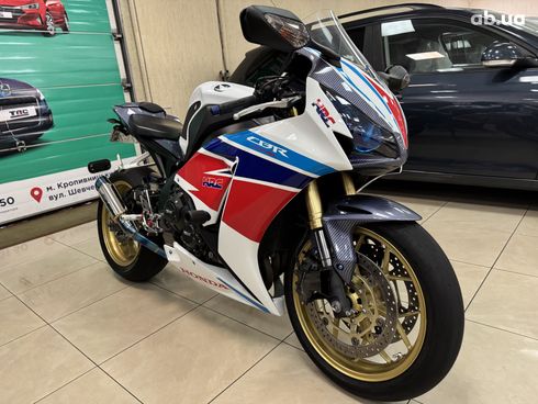 Honda CBR 2014 белый - фото 10