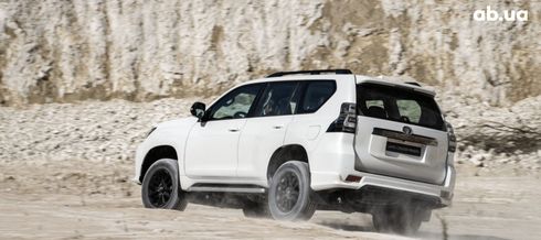 Toyota Land Cruiser Prado 2023 - фото 5