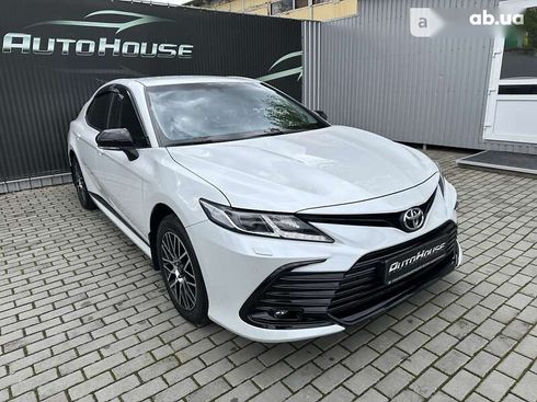 Toyota Camry 2021 - фото 9